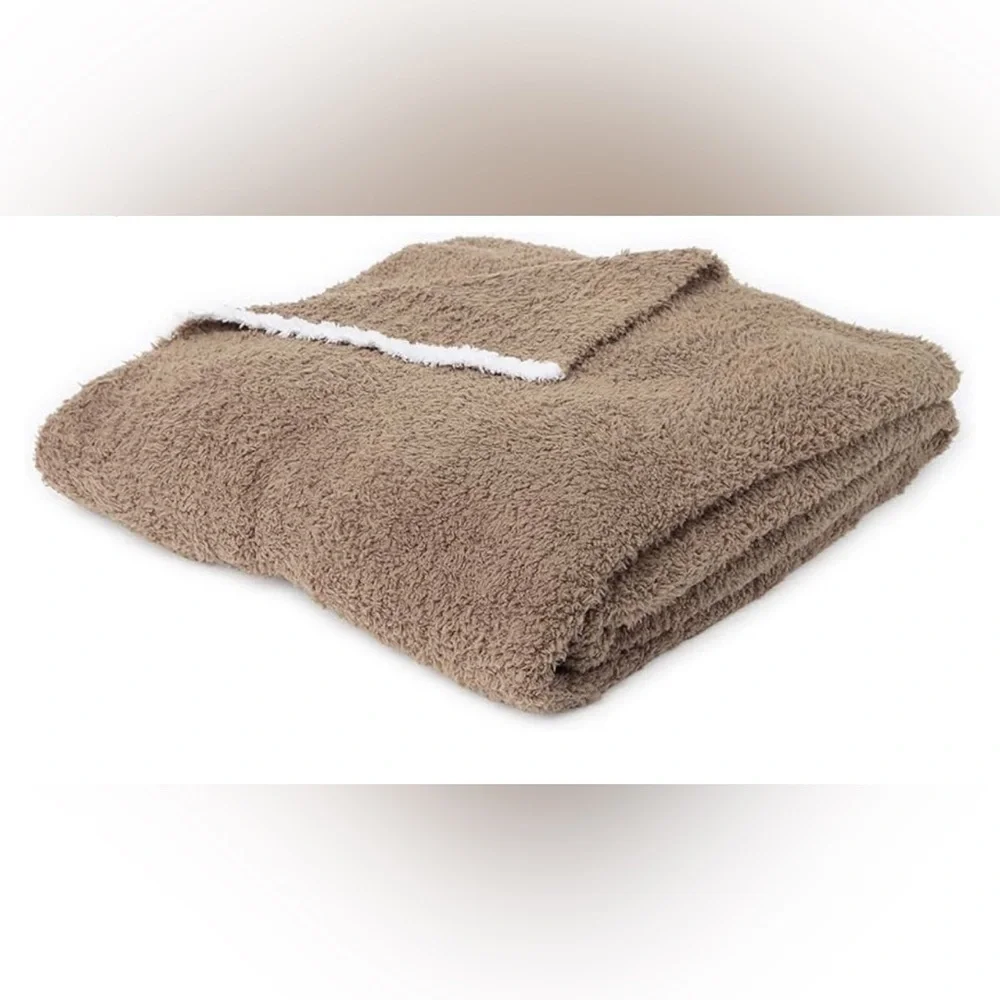 BAREFOOT DREAMS COZYCHIC Cozy Brown Blanket with White Trim 46”62”